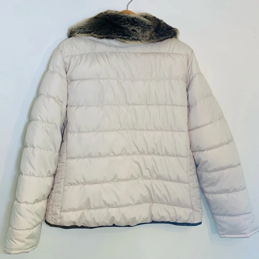 Old Navy Women’s Puffer Jacket Size XL - Cream with Faux Fur Collar Winter Coat - Picture 4 of 15